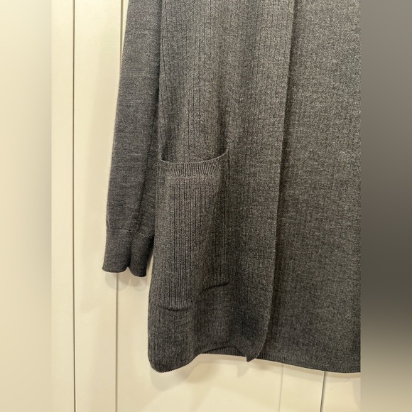 Theory Open Front Cardigan in Wool - Picture 3 of 7